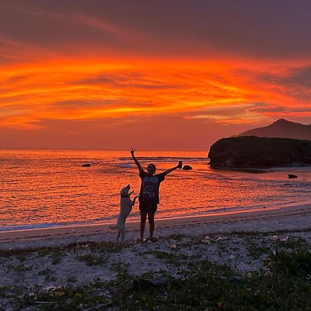 Mama Nings Beach Hotel Sekongkang Экстерьер фото