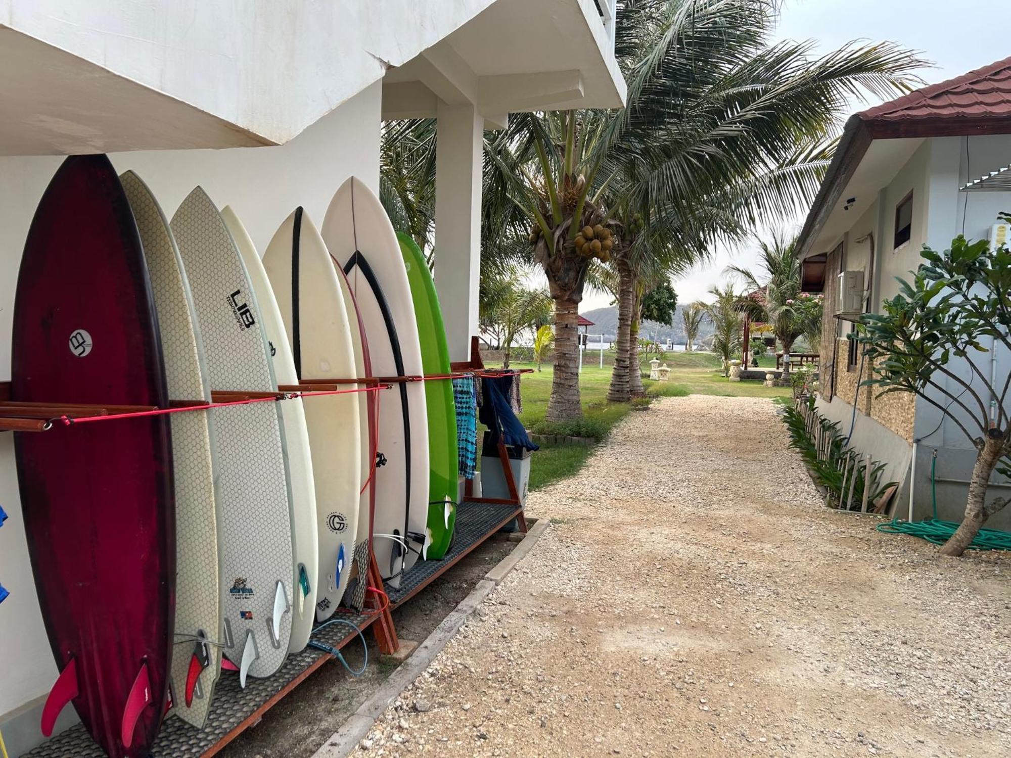 Mama Nings Beach Hotel Sekongkang Экстерьер фото