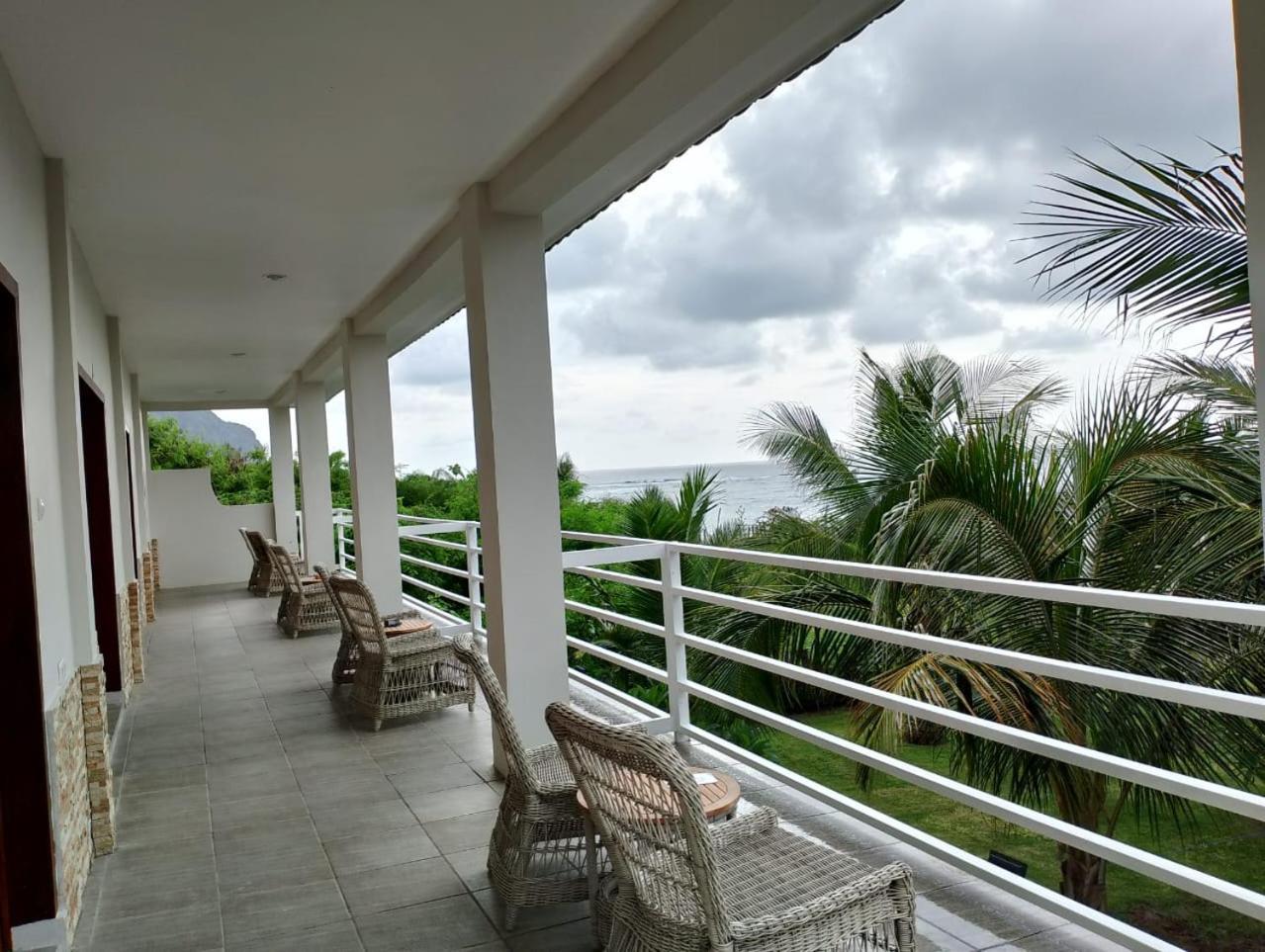 Mama Nings Beach Hotel Sekongkang Экстерьер фото