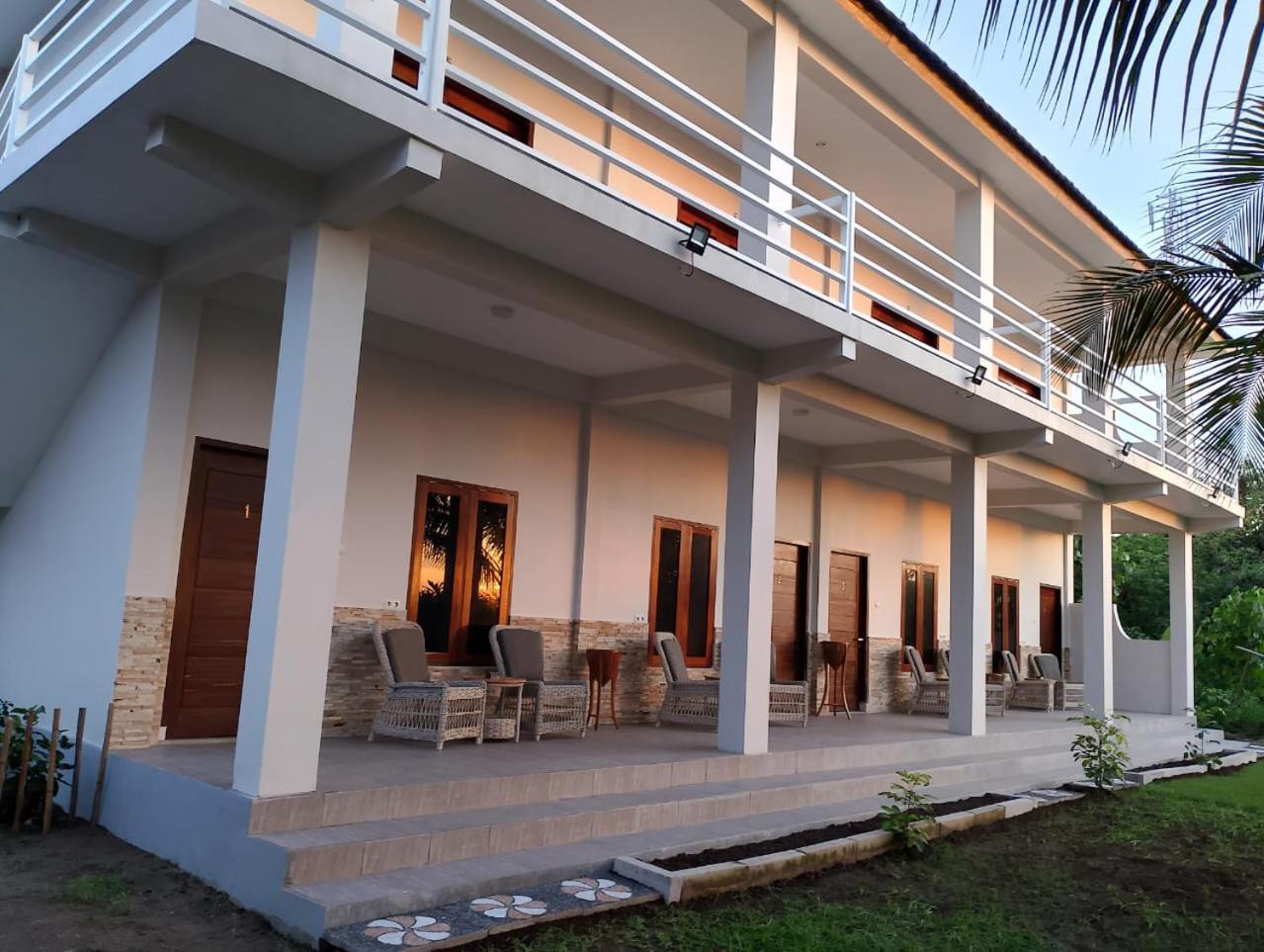 Mama Nings Beach Hotel Sekongkang Экстерьер фото