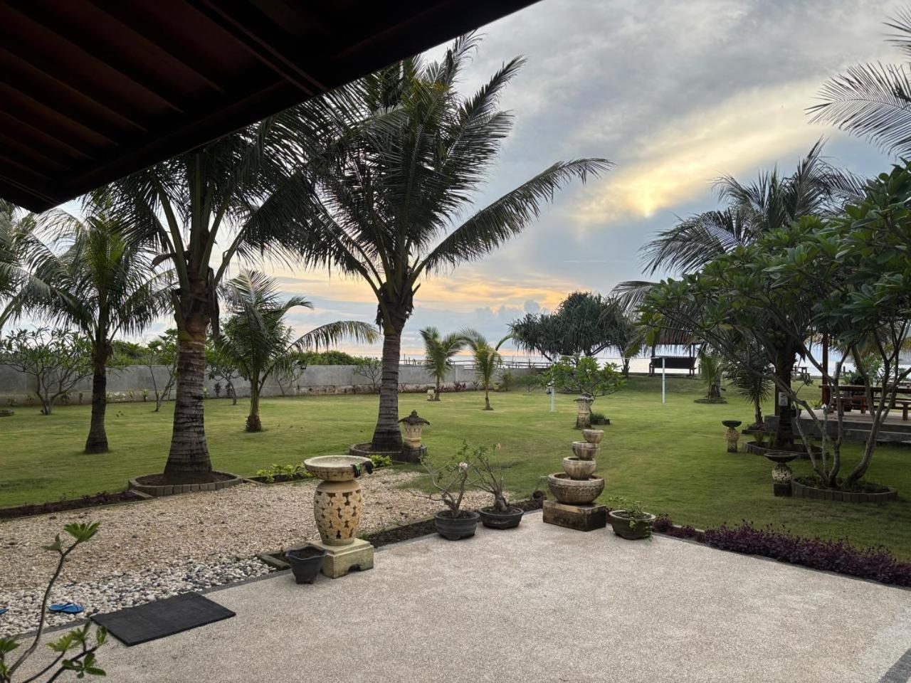 Mama Nings Beach Hotel Sekongkang Экстерьер фото