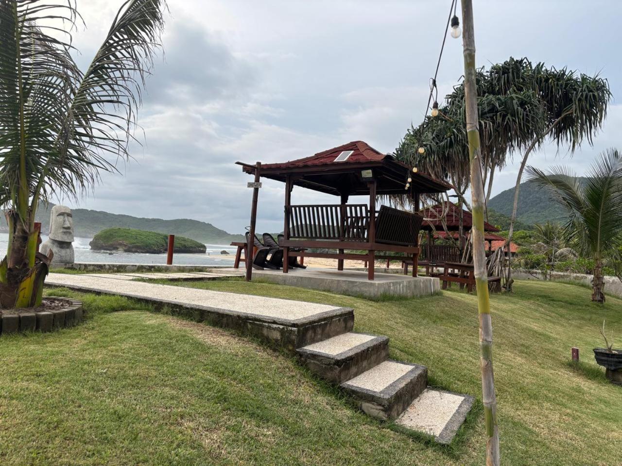 Mama Nings Beach Hotel Sekongkang Экстерьер фото